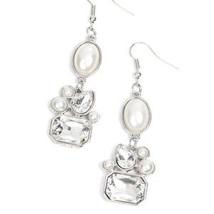 Paparazzi ​Showtime Twinkle - White